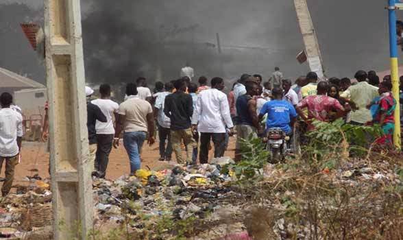 https://gong-news.com/edo Jungle justice: mob burns 16 northern travellers to death suspected to be kidnappers - Edo